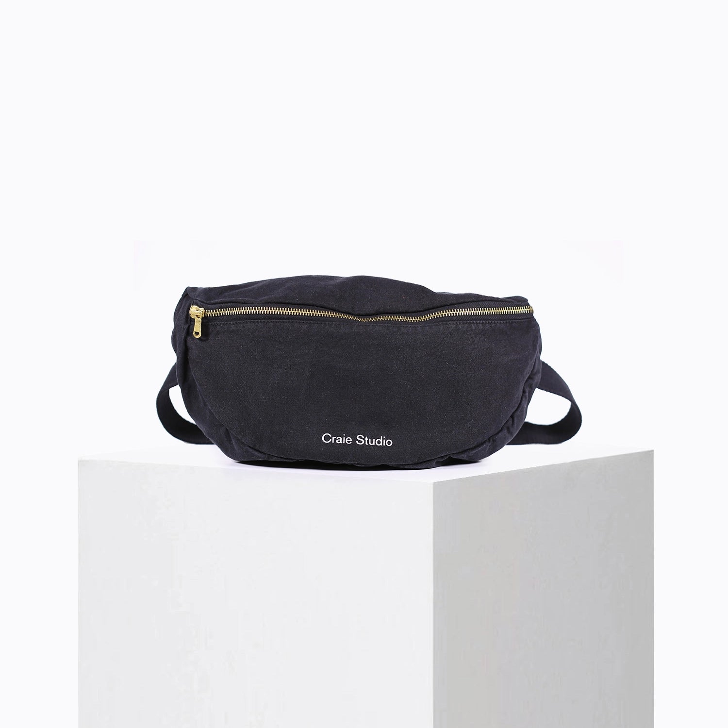 Calvin klein sale banana bag