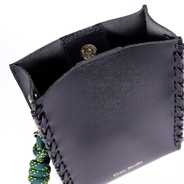 Essence Stitch Noir