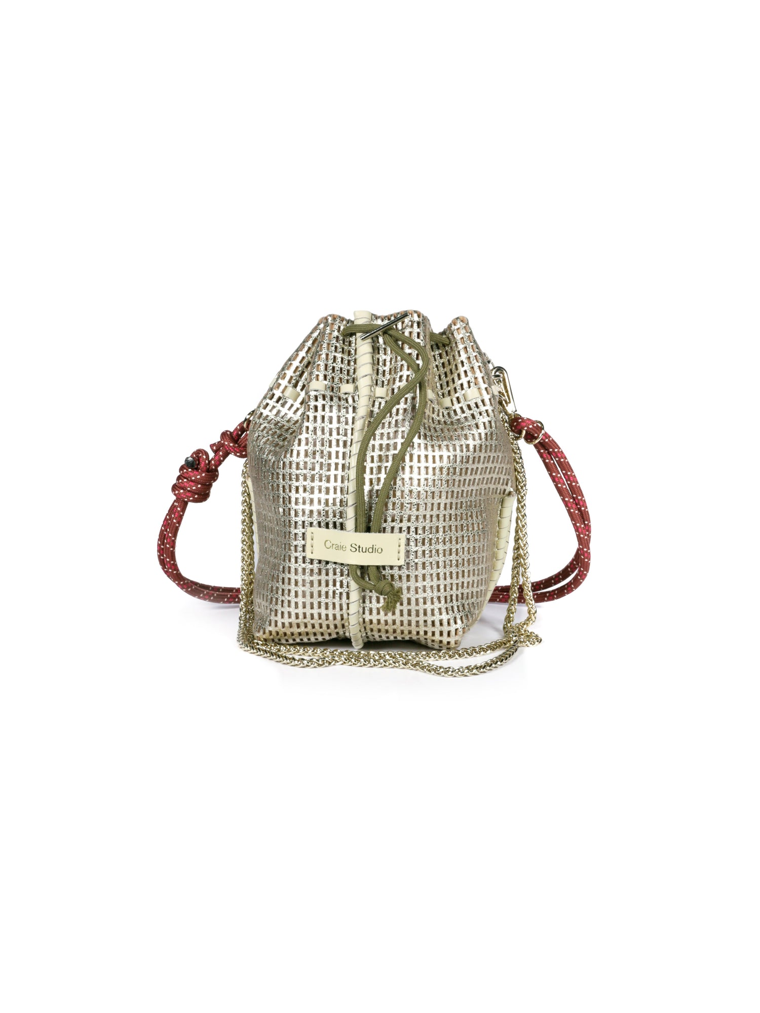 Les sacs en cuir perforé